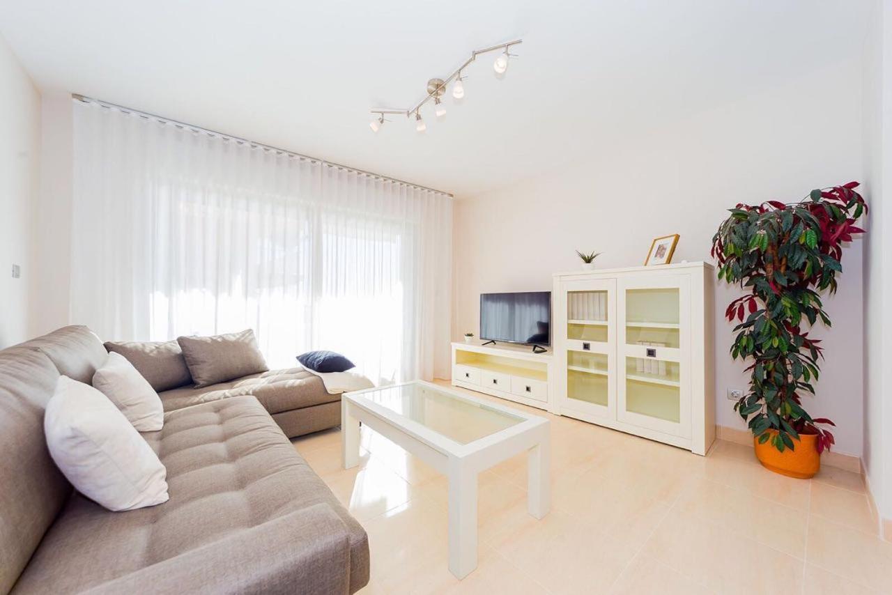 Шикарная Квартира На Первой Линии -Luxury Apartment On The First Line Sea 托雷维耶哈 外观 照片