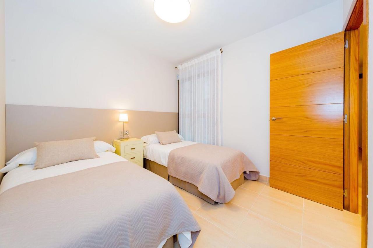 Шикарная Квартира На Первой Линии -Luxury Apartment On The First Line Sea 托雷维耶哈 外观 照片