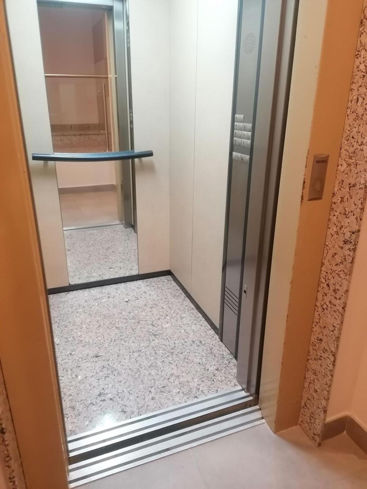 Шикарная Квартира На Первой Линии -Luxury Apartment On The First Line Sea 托雷维耶哈 外观 照片
